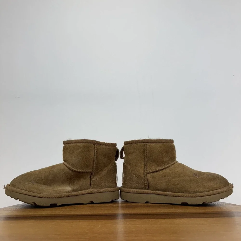 Little Kids Ugg Classic Mini II Chestnut Shearling Lined Comfort Boots Size 13 C